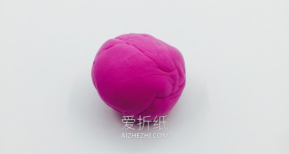 怎么用粘土做玫红色玫瑰花的方法教程- www.aizhezhi.com