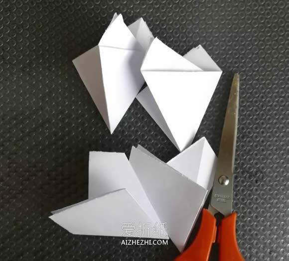 四种简单易学的怎么剪纸雪花的教程- www.aizhezhi.com