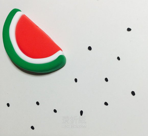 怎么用粘土做切片西瓜的方法图解- www.aizhezhi.com