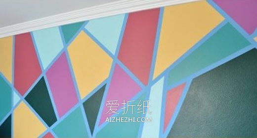 怎么用胶带做漂亮墙饰图案的方法- www.aizhezhi.com