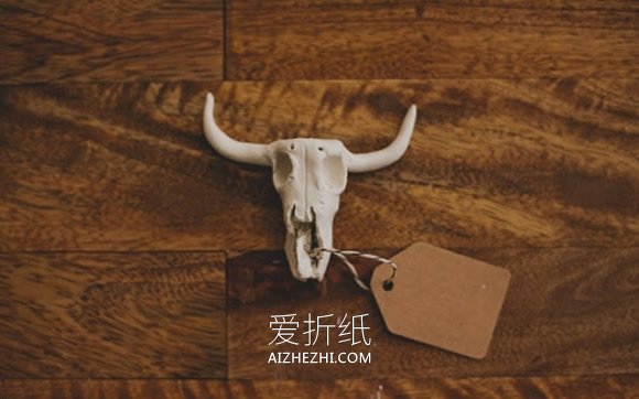 怎么用软陶做山羊头骨小饰品的方法- www.aizhezhi.com