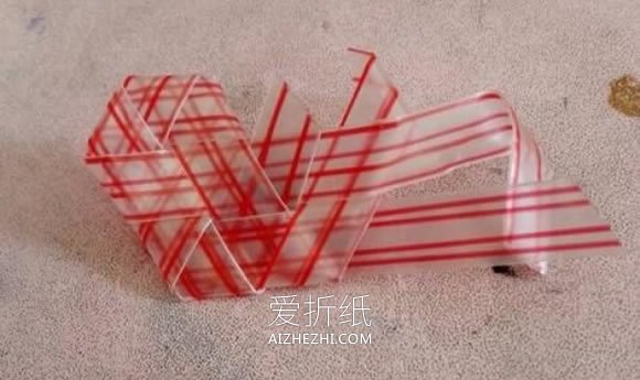 怎么用吸管编爱心的方法图解教程- www.aizhezhi.com