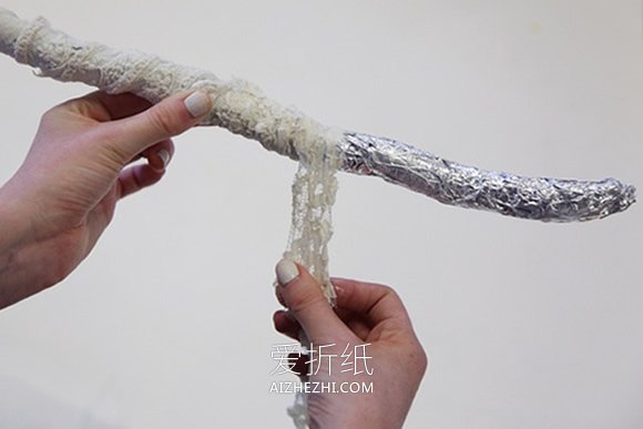 怎么用蕾丝做篝火装饰的方法教程- www.aizhezhi.com