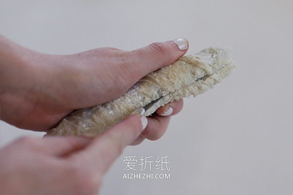 怎么用蕾丝做篝火装饰的方法教程- www.aizhezhi.com