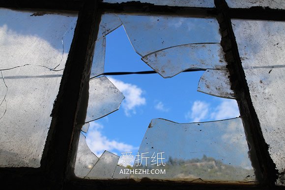 怎么创意改造破损窗户玻璃的艺术方法- www.aizhezhi.com