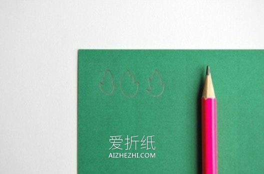 怎么用卡纸做婚礼蛋糕字母装饰的方法图解- www.aizhezhi.com