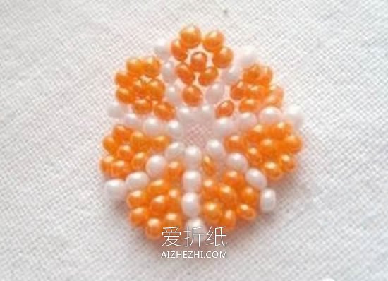 怎么用串珠制作橙瓣钥匙链的方法图解- www.aizhezhi.com