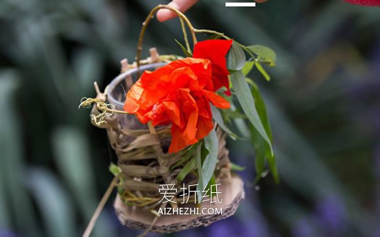 怎么用草编织花篮的方法图解- www.aizhezhi.com