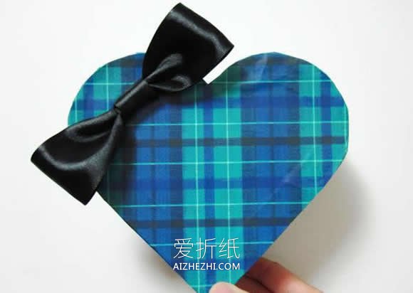 怎么用包装纸做情人节心形礼品盒的方法图解- www.aizhezhi.com