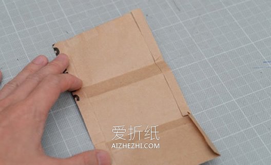 怎么用星巴克手提袋做钱包的方法图解- www.aizhezhi.com