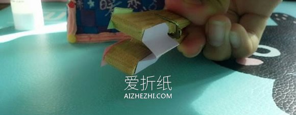 怎么用衣夹做情人节小礼物的方法图解- www.aizhezhi.com