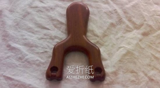 怎么用木板做全木弹弓玩具的方法图解- www.aizhezhi.com