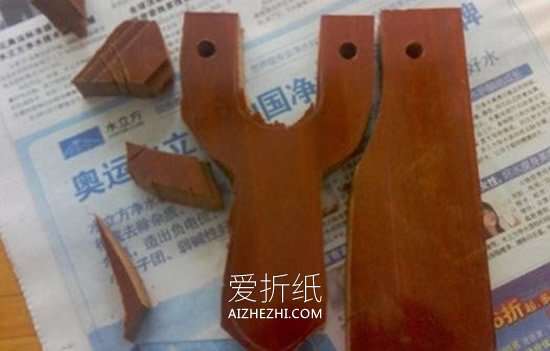 怎么用木板做全木弹弓玩具的方法图解- www.aizhezhi.com