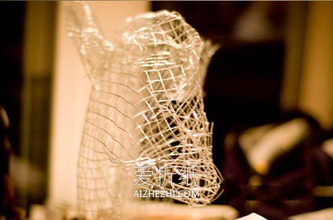 怎么用旧报纸做驼鹿标本的方法图解- www.aizhezhi.com