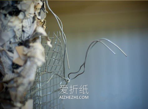 怎么用旧报纸做驼鹿标本的方法图解- www.aizhezhi.com