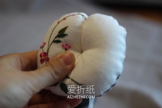 怎么做中国风布艺南瓜针插的方法图解- www.aizhezhi.com