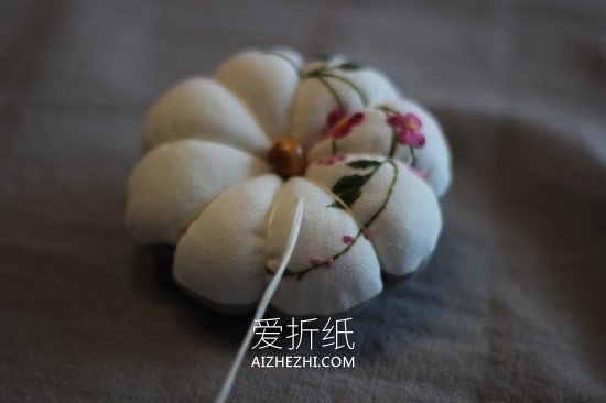 怎么做中国风布艺南瓜针插的方法图解- www.aizhezhi.com