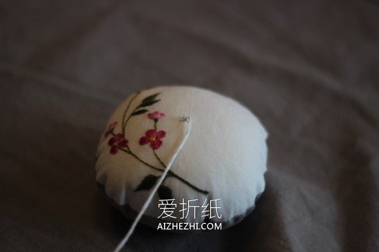 怎么做中国风布艺南瓜针插的方法图解- www.aizhezhi.com