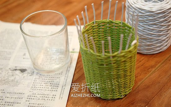 怎么用纸藤编织花瓶、笔筒和收纳篮的方法图解- www.aizhezhi.com