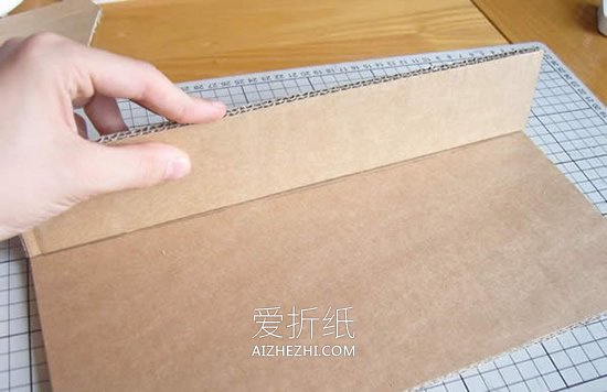 怎么用硬纸板做笔记本电脑支架的方法图解- www.aizhezhi.com