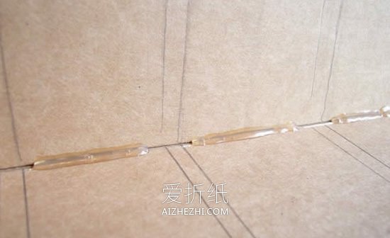 怎么用硬纸板做笔记本电脑支架的方法图解- www.aizhezhi.com