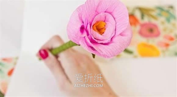 怎么用皱纹纸做逼真月季花的方法图解- www.aizhezhi.com