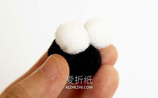 怎么用吸管做万圣节黑蜘蛛的方法图解- www.aizhezhi.com