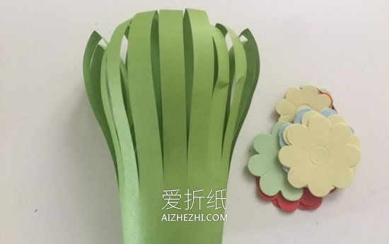 怎么用卡纸做教师节纸花礼物的方法图解- www.aizhezhi.com