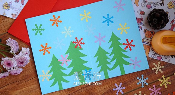 怎么用卡纸做漂亮清新圣诞卡的方法图解- www.aizhezhi.com