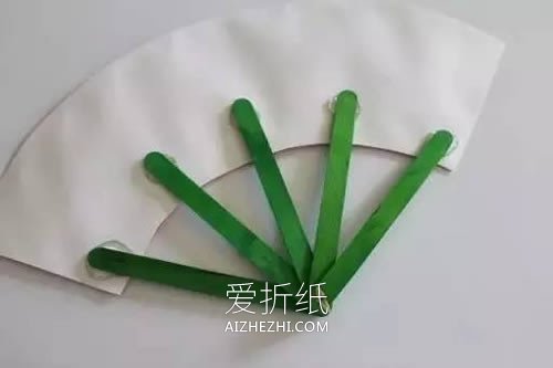 怎么用冰棍棒做传统纸扇的方法图解- www.aizhezhi.com