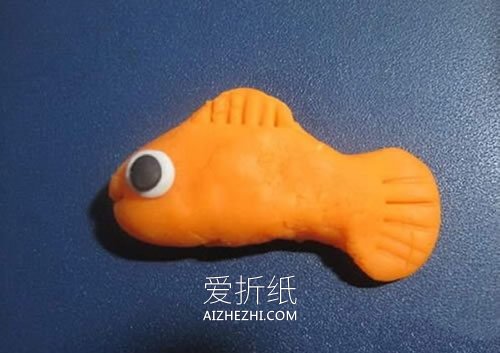 怎么用粘土做金鱼的方法图解- www.aizhezhi.com