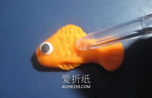 怎么用粘土做金鱼的方法图解- www.aizhezhi.com