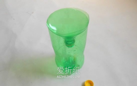 怎么用塑料瓶做简易捕鱼器玩具的方法图解- www.aizhezhi.com