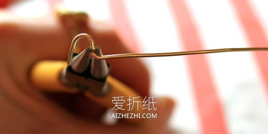 怎么用金属丝做爱心戒指的方法图解- www.aizhezhi.com