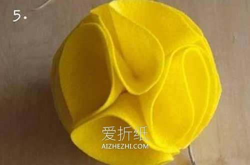 怎么用不织布简单做绣球的方法图解- www.aizhezhi.com