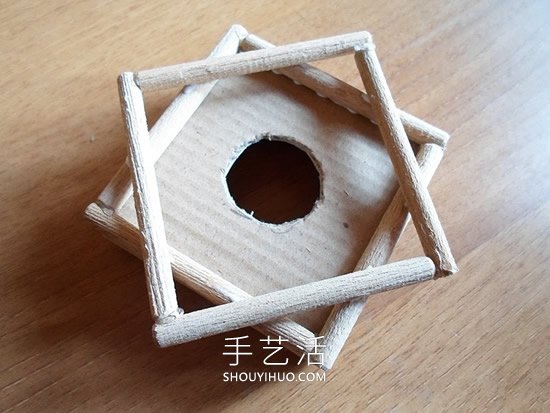 用木棍制作立体几何灯罩灯饰的做法教程- www.aizhezhi.com