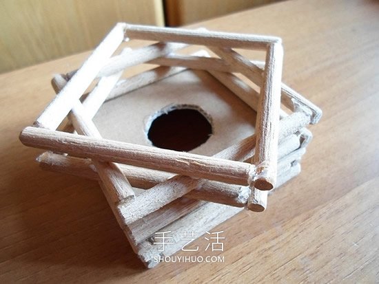 用木棍制作立体几何灯罩灯饰的做法教程- www.aizhezhi.com