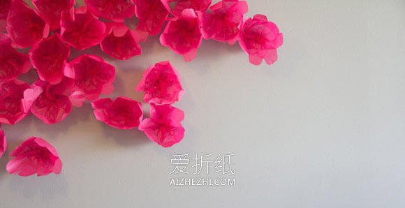 怎么用绵纸做花朵墙饰的方法图解- www.aizhezhi.com