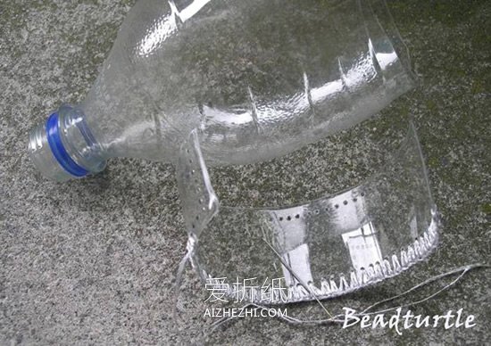 怎么用矿泉水瓶做串珠手镯的方法图解- www.aizhezhi.com