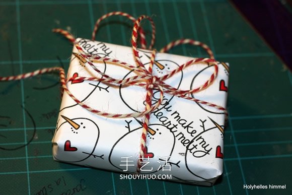 自制圣诞节礼物包装纸的方法图解教程- www.aizhezhi.com