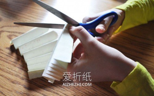怎么用彩纸简单做纸花的方法图解- www.aizhezhi.com