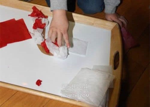 怎么用薄纸做圣诞节拐杖糖的方法图解- www.aizhezhi.com