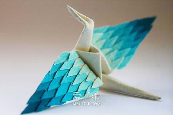 怎么折纸美丽纸鹤的作品图片- www.aizhezhi.com