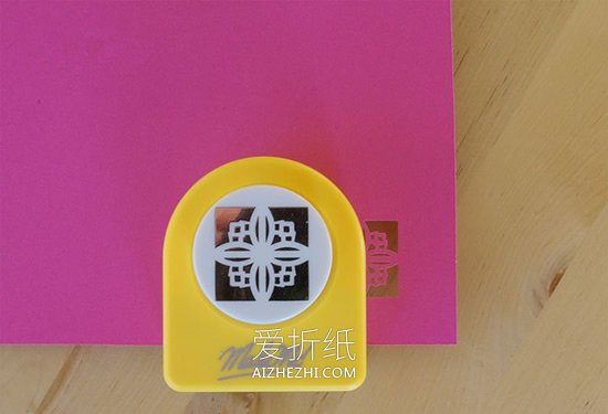 怎么用卡纸做中国风春节灯笼的方法图解- www.aizhezhi.com