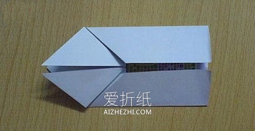 怎么将情书折成爱心的折法图解- www.aizhezhi.com