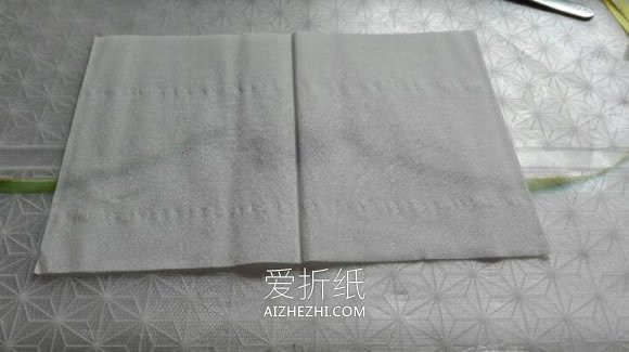 怎么用餐巾纸简单做玫瑰花的方法图解- www.aizhezhi.com