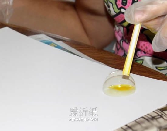 怎么用泡泡水做生日邀请卡的方法图解- www.aizhezhi.com
