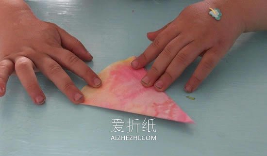 怎么用蛋糕纸简单做漂亮大花的方法图解- www.aizhezhi.com