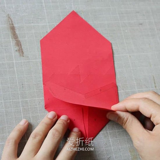 怎么用红色卡纸做爱心红包的方法图解- www.aizhezhi.com