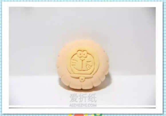 怎么用粘土做哆啦A梦月饼的方法图解- www.aizhezhi.com